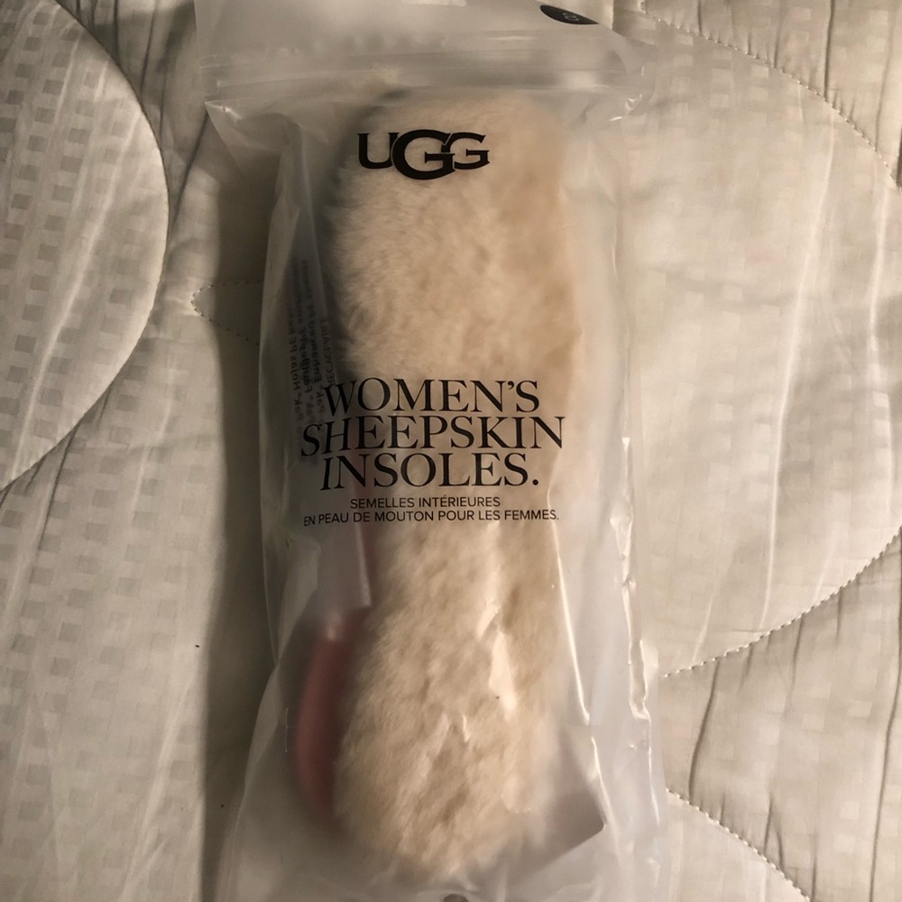 UGG Sheepskin shoe liners  SIZE 8